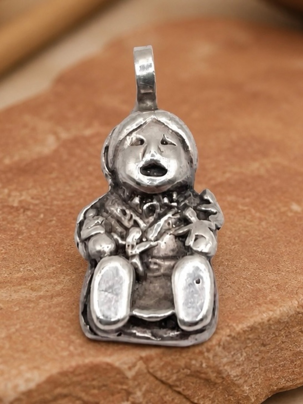 Vintage Pueblo story teller 925 sterling silver pendant